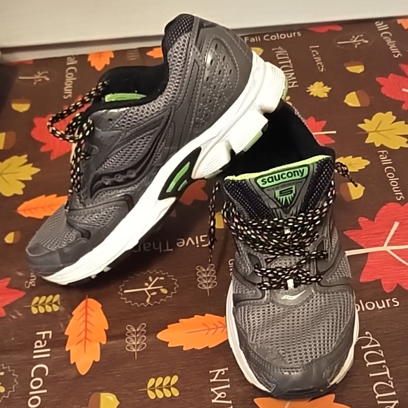 Saucony Other - Men size 9 wide